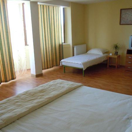 Belegania Villa Oarja Room photo
